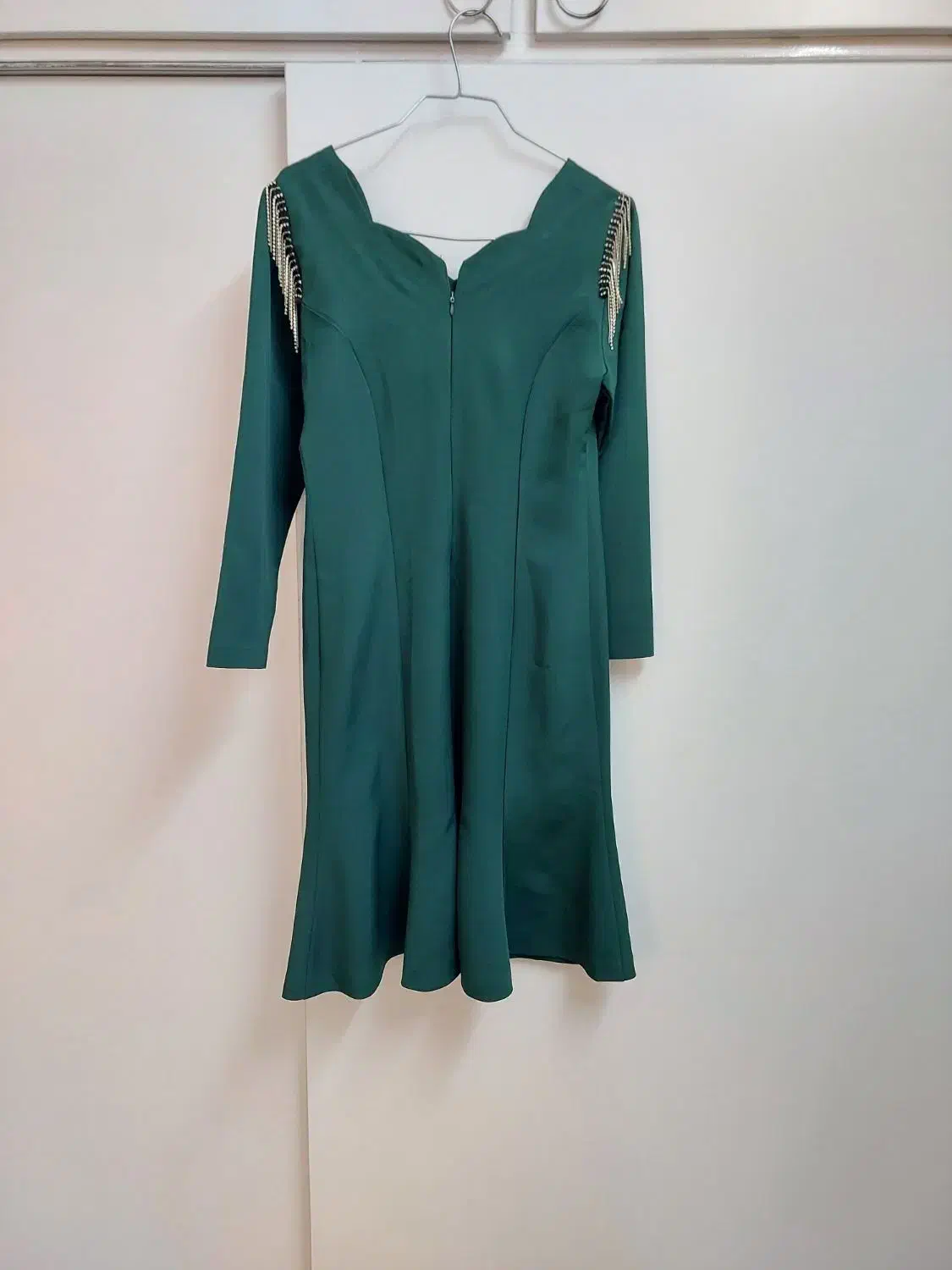 لباس شب|لباس|گلستان (تهران), |دیوار