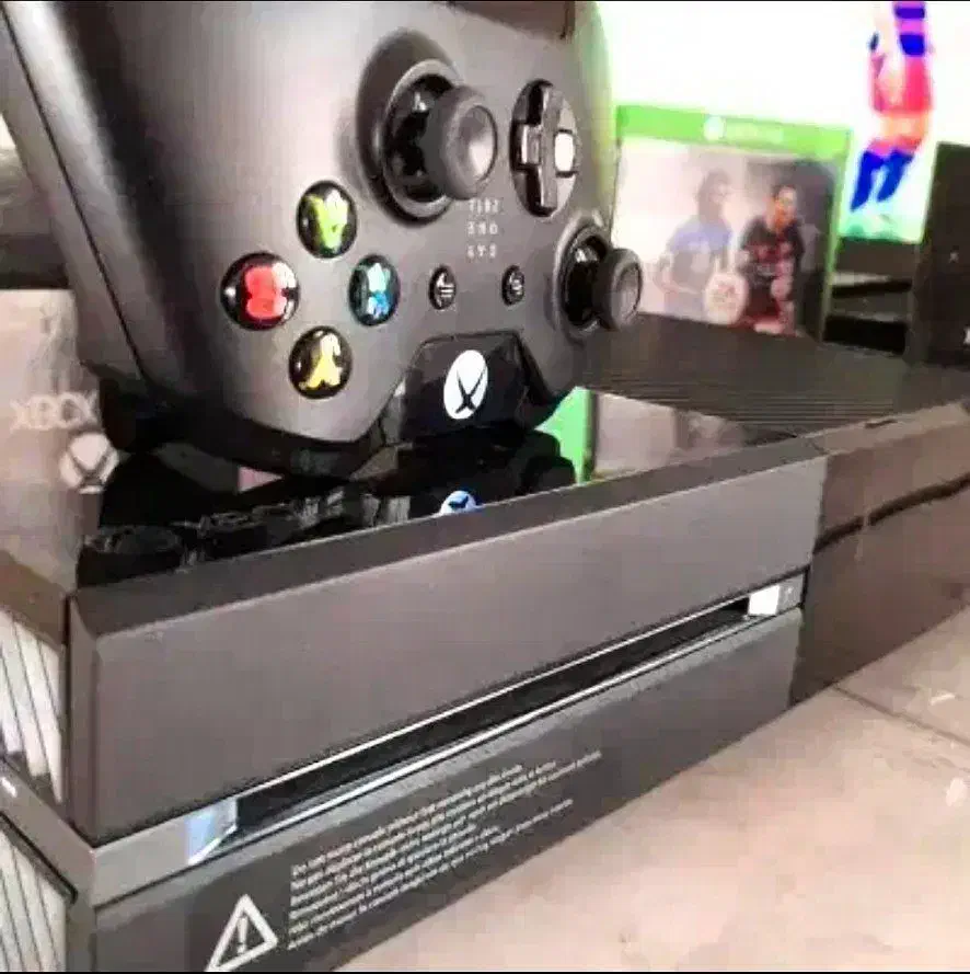 ایکس باکس وان تمیز|کنسول، بازی ویدئویی و آنلاین|خمینی‌شهر, |دیوار