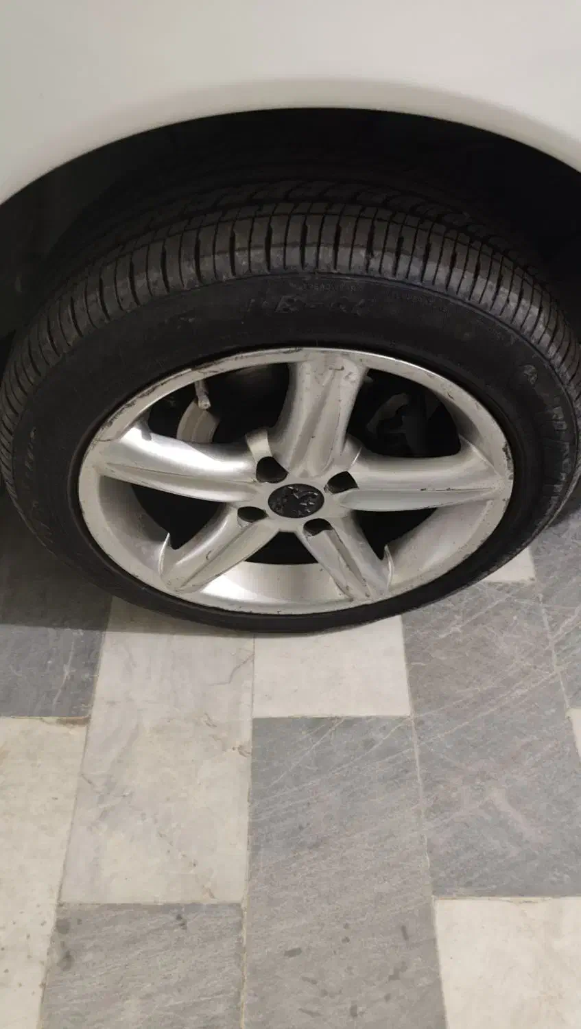 رینگ 5 پر با لاستیک|قطعات یدکی و لوازم جانبی|سقز, |دیوار