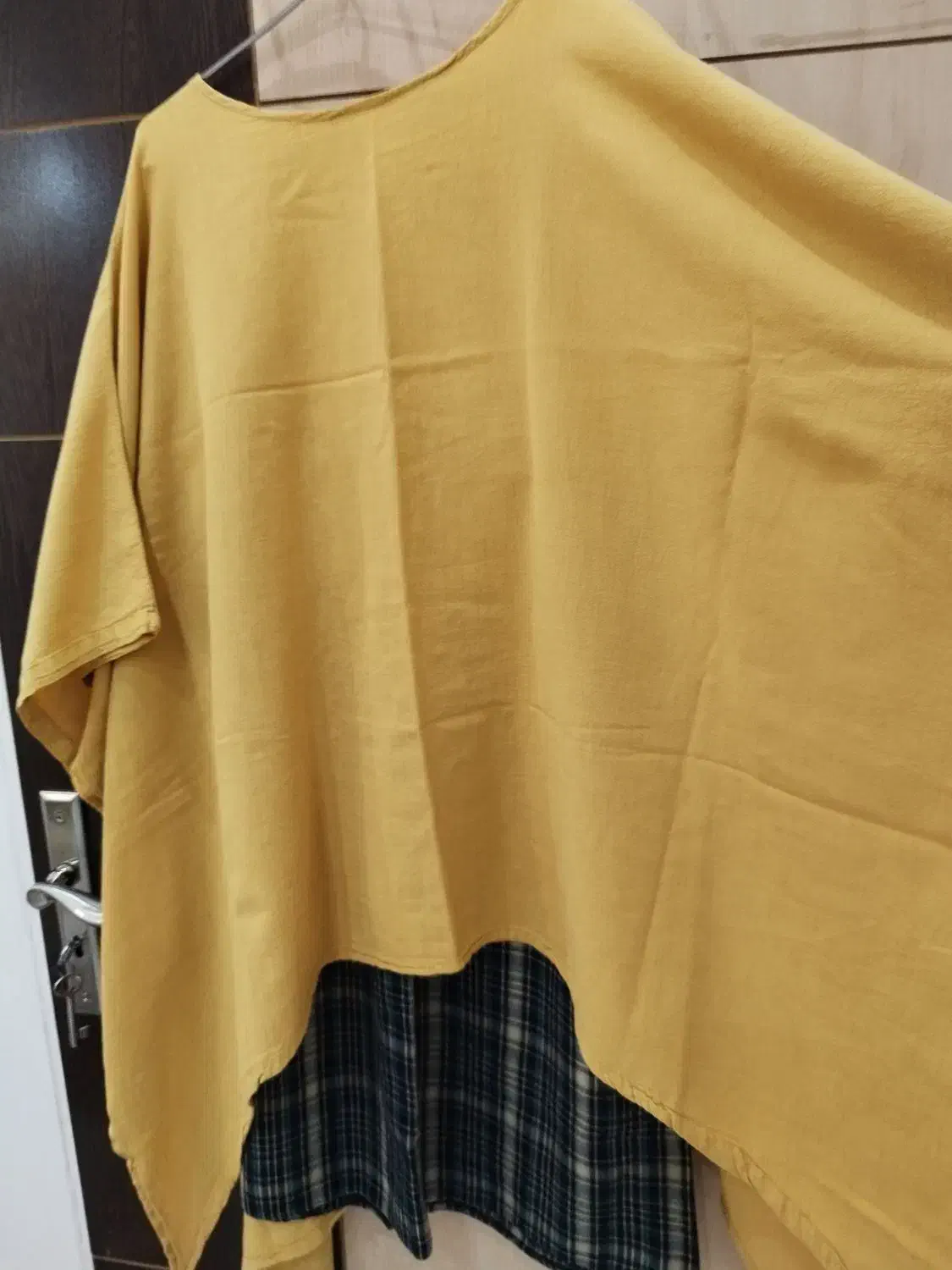 لباس|لباس|اصفهان, شهرک کاوه|دیوار