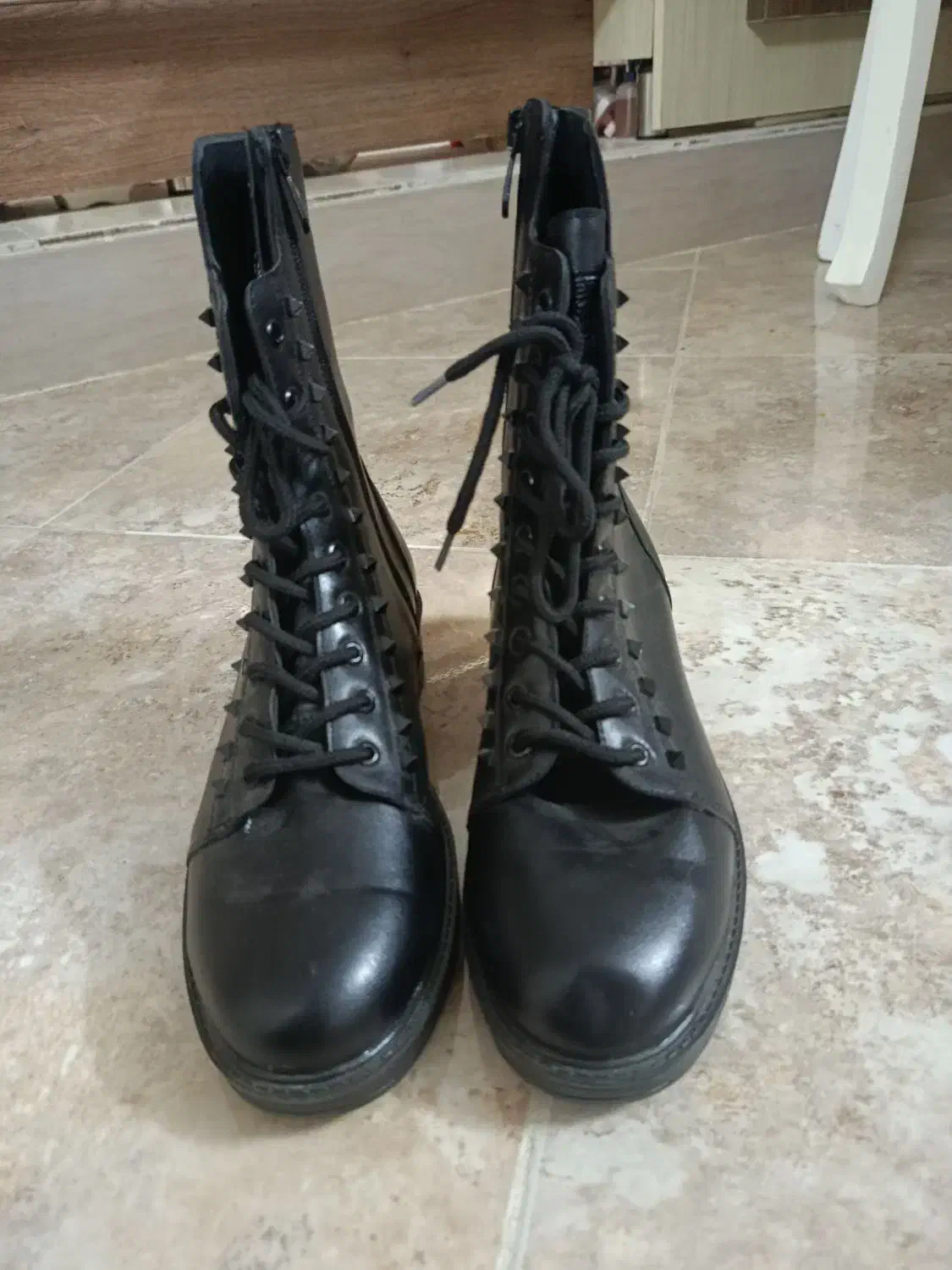 نیم بوت زنانه نو نو هستش اصلا استفاده نشده|کیف، کفش، کمربند|کاشمر, |دیوار