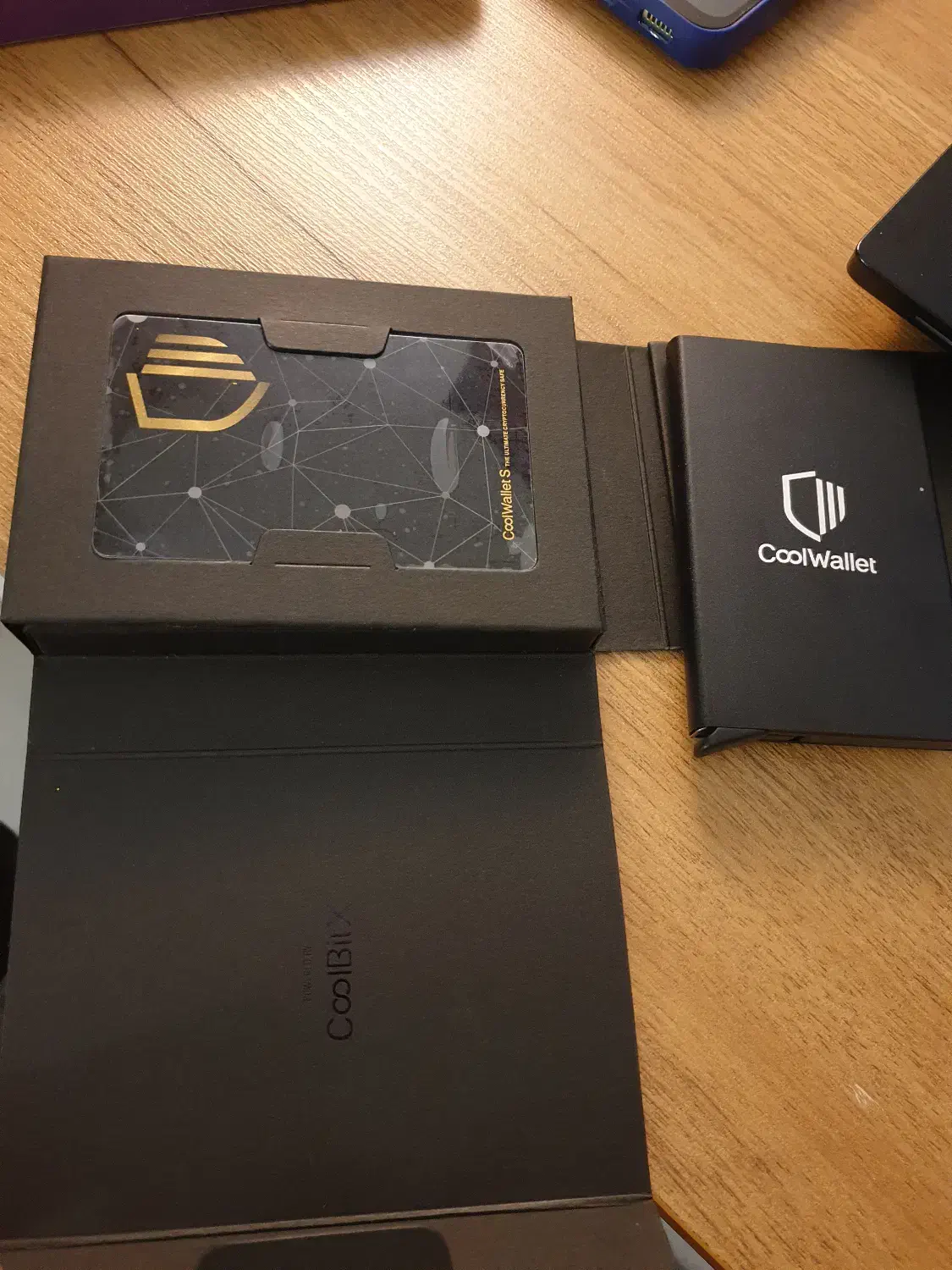 کیف پول دیجیتال coolwallet|قطعات و لوازم جانبی رایانه|تهران, هروی|دیوار