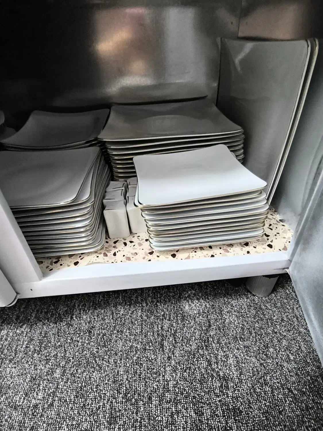 ظروف 12 نفره چینی توس|ظروف سرو و پذیرایی|روانسر, |دیوار