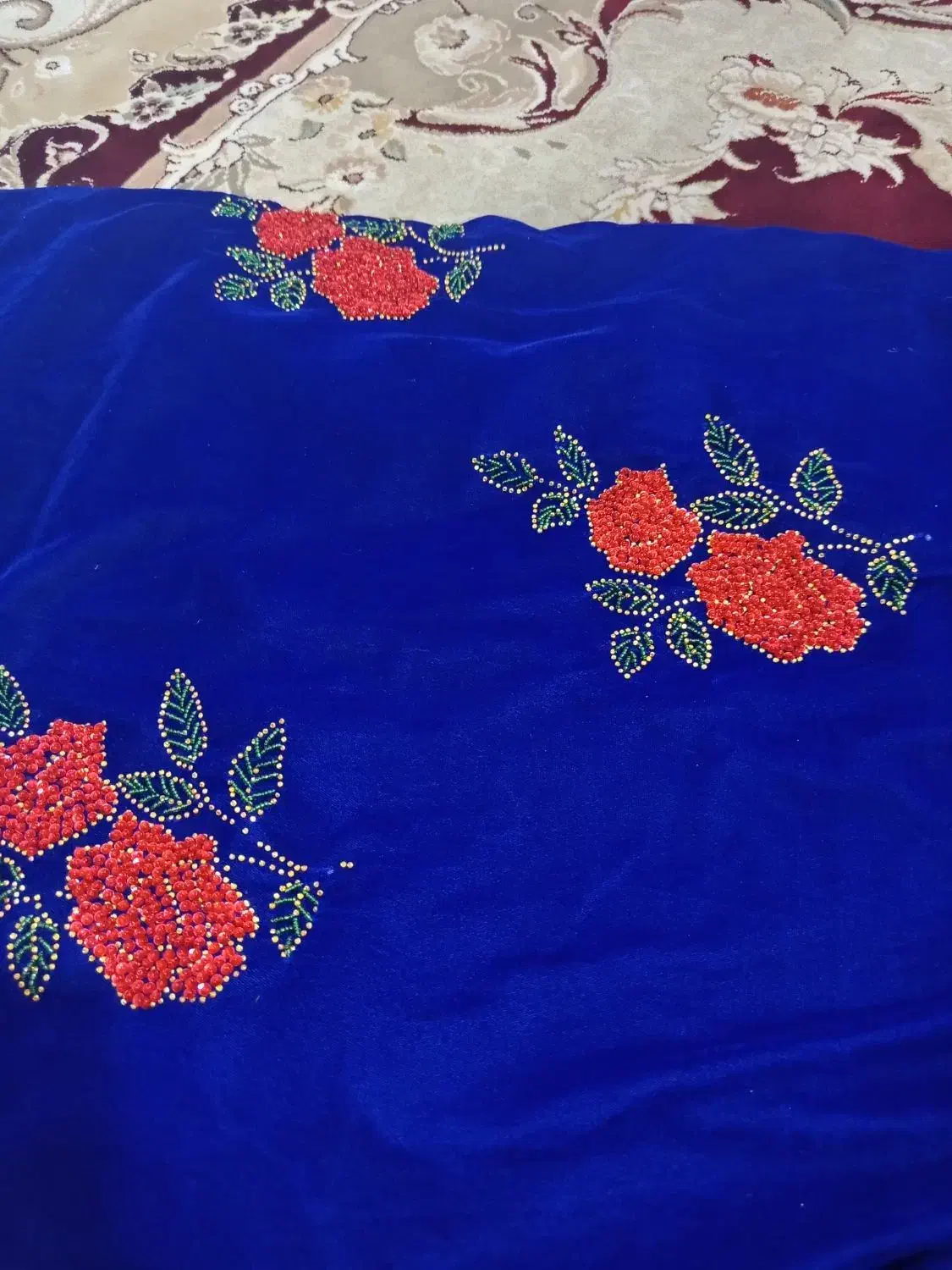 مخمل آبی کاربنی با چادر|لباس|یاسوج, |دیوار