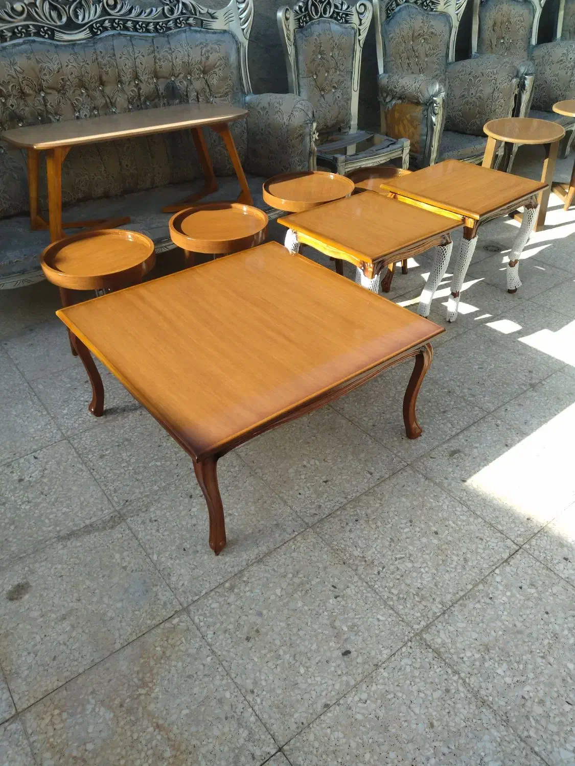 رنگکاری مصنوعات چوبی، مبل،درب چوبی|خدمات پیشه و مهارت|آران و بیدگل, |دیوار