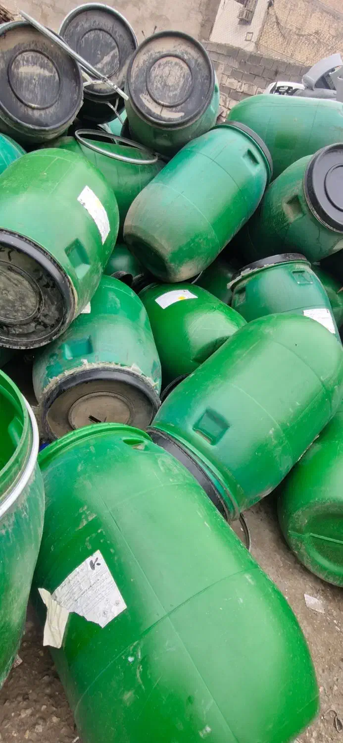 بشکه 220 لیتری  پلاستیکی درب دارم کامل|مصالح و تجهیزات ساختمان|خرمشهر, |دیوار