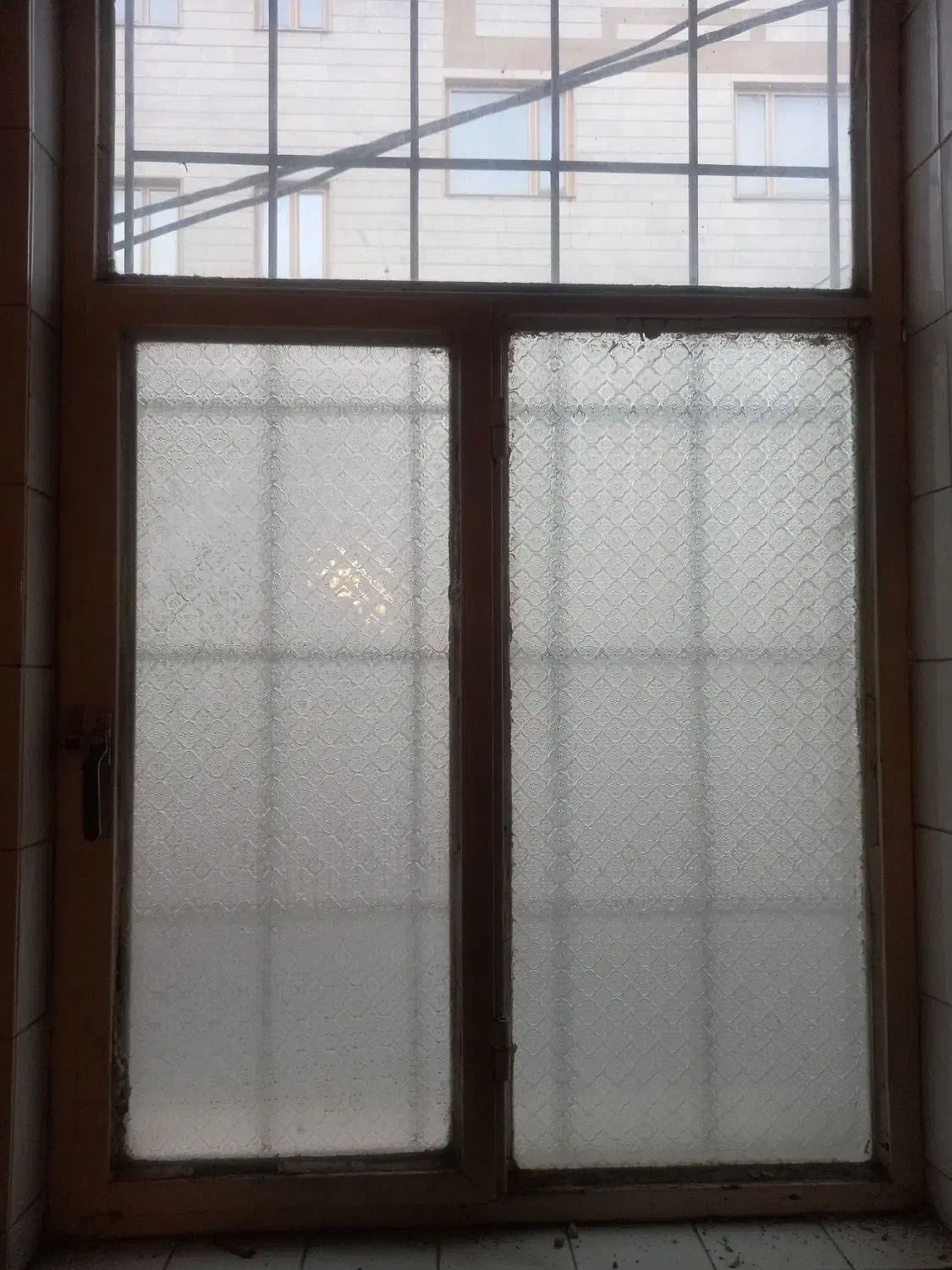 درب پارکینگ و  درب نفر  رو  و پنجره آهنی سالم|مصالح و تجهیزات ساختمان|اراک, |دیوار