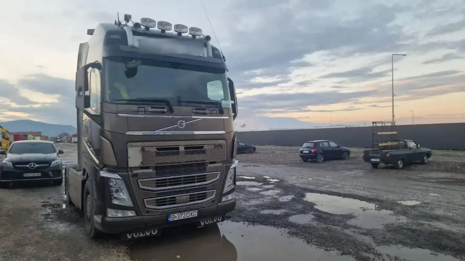 کشنده ولوو ۵۰۰|خودرو سنگین|بازرگان, |دیوار