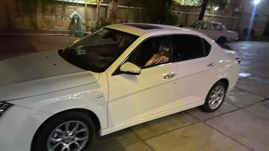 دنا اپشنال ۴۰۳ هفت تا کار برج12|خودرو سواری و وانت|کرمان, |دیوار