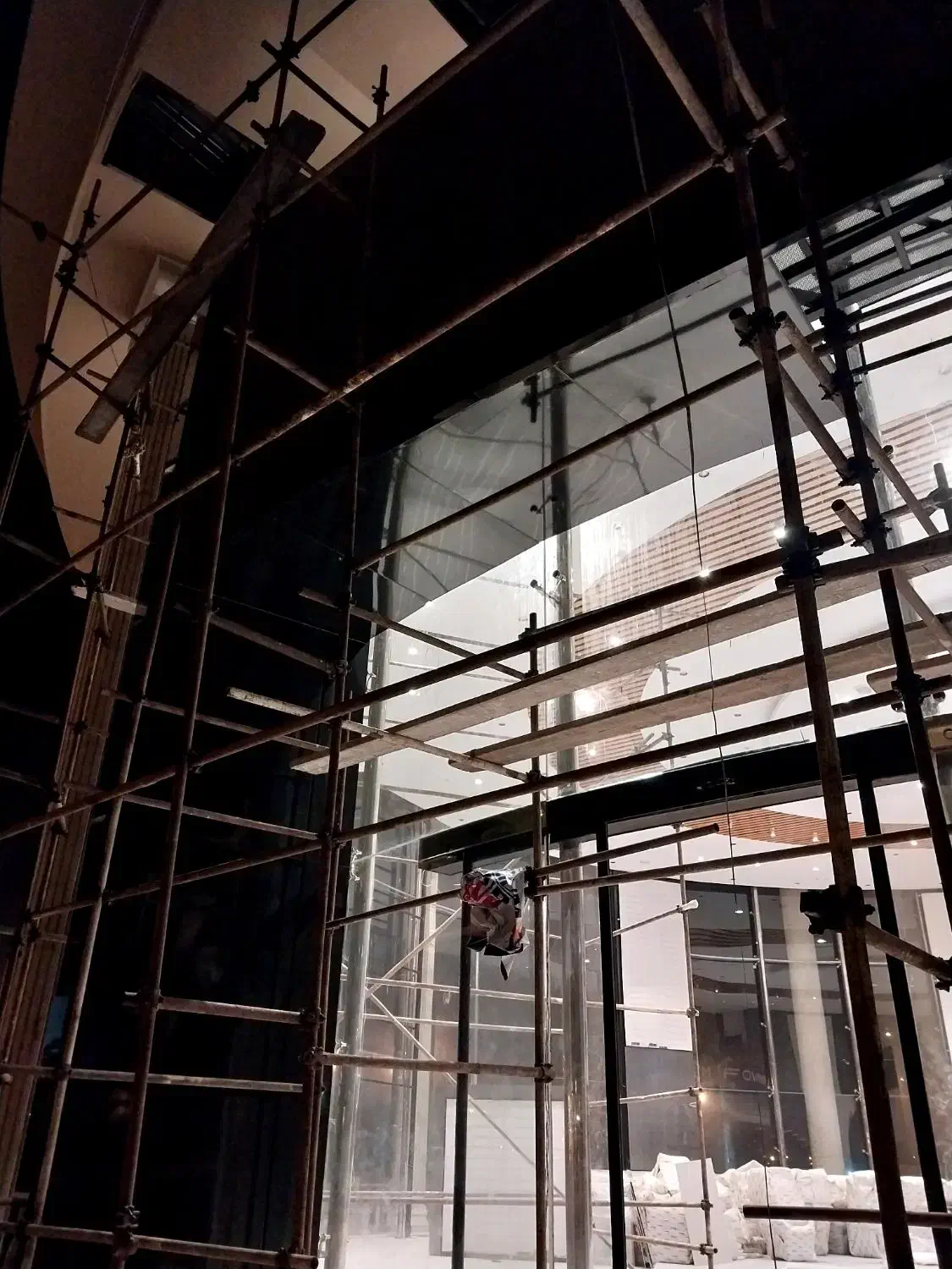 کامپوزیت،شیشه،چوب،انواع دیوارکوب،هوابندی و آب بندی|خدمات پیشه و مهارت|کیش, |دیوار