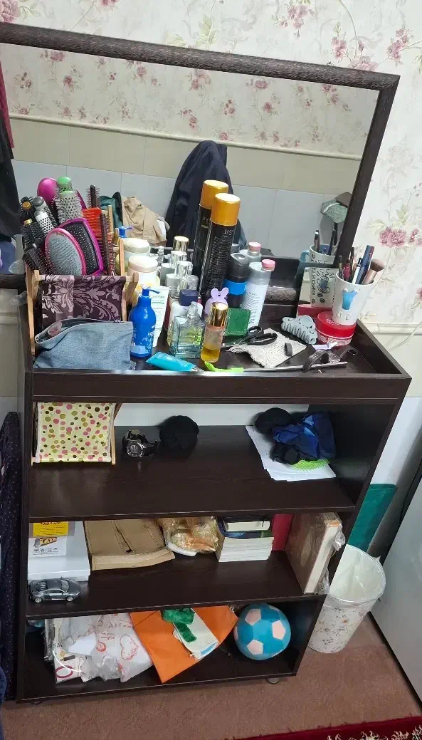 کتابخانه|کتابخانه، شلف، قفسه‌های دیواری|قم, حنیف نژاد|دیوار