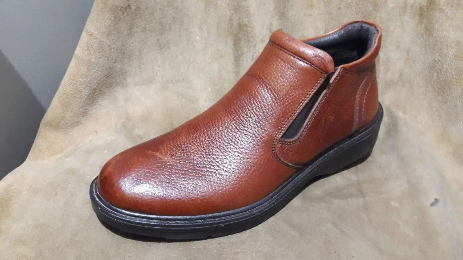بوت تمام چرم گاوی فقط سایز 41 مانده دوجفت هست|کیف، کفش، کمربند|تبریز, |دیوار