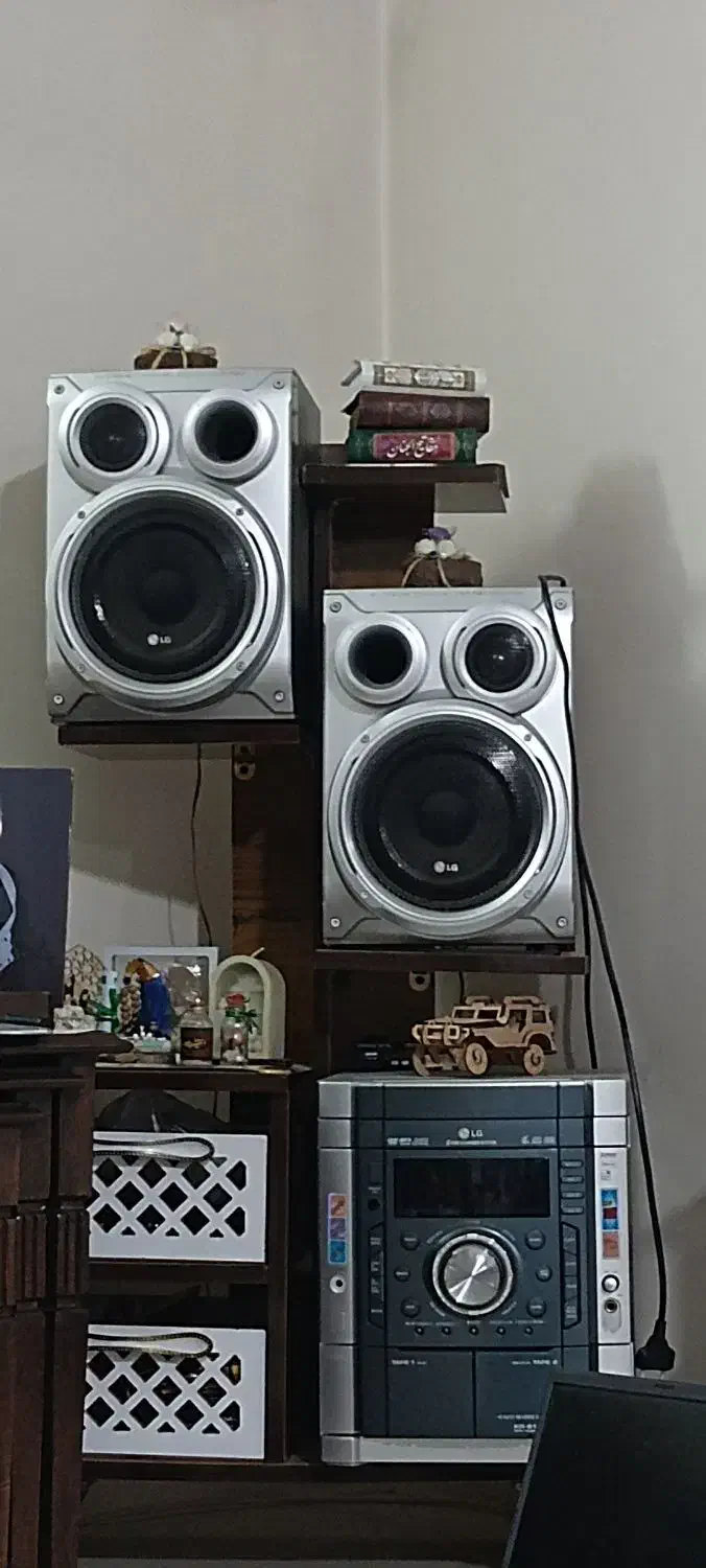 استند گل و قابلمه و کتابخانه|کتابخانه، شلف، قفسههای دیواری|تهران, امام زاده عبدالله|دیوار