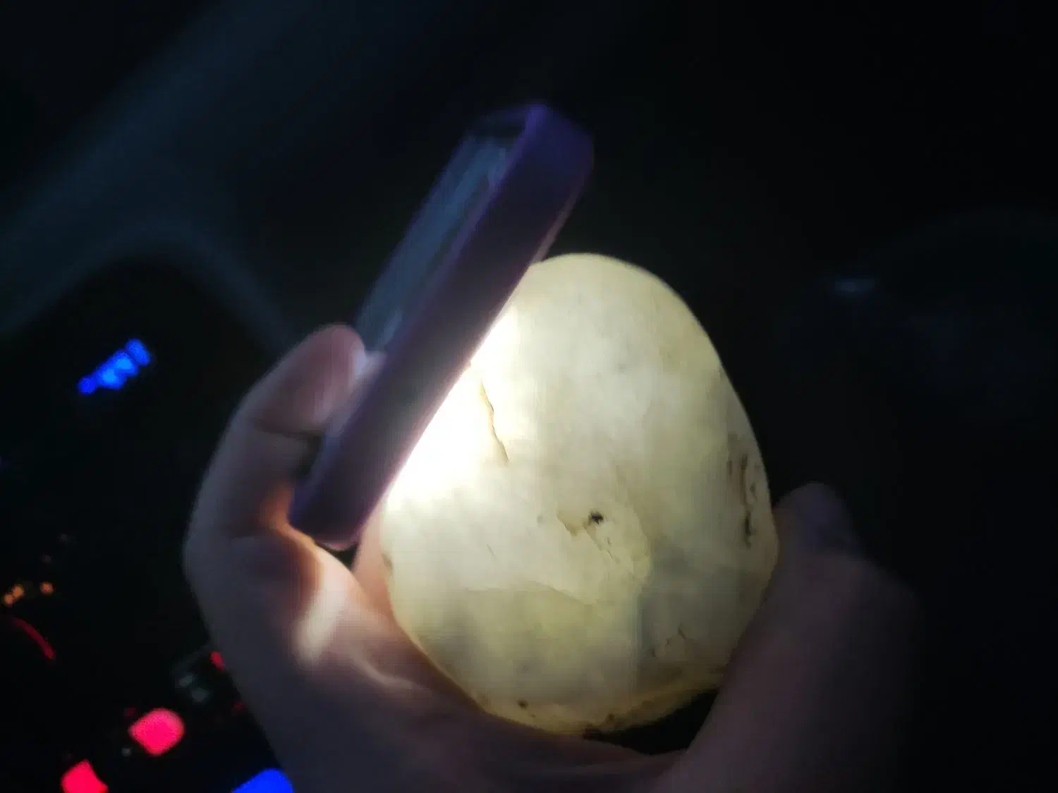 سنگ قیمتی مورگانیک سفید معدنی دور نجف|کلکسیون اشیاء عتیقه|شیروان (خراسان), |دیوار