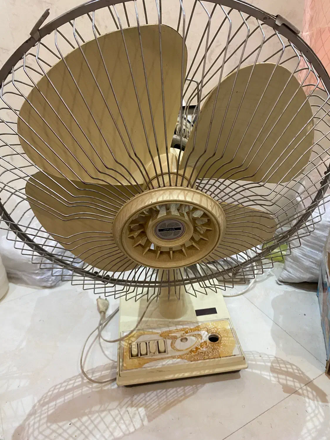 پنکه پارس خزر|پنکه و تصفیه‌کنندهٔ هوا|تهران, حکمت|دیوار