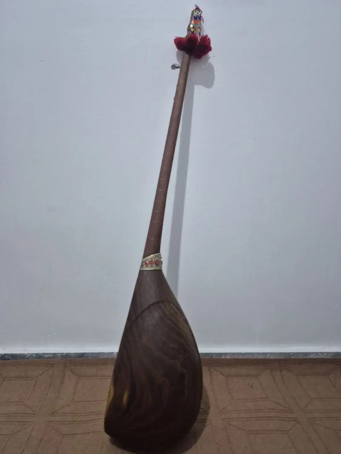 دوتار|سازهای سنتی|اسفراین, |دیوار