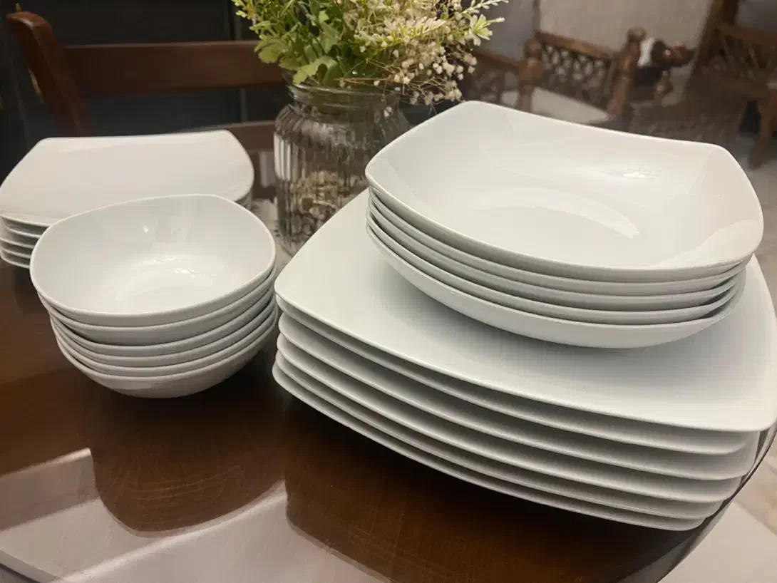 سرویس غذاخوری ۶نفره چینی مربع|ظروف سرو و پذیرایی|مشهد, شهرک امام هادی (شهرک غرب)|دیوار