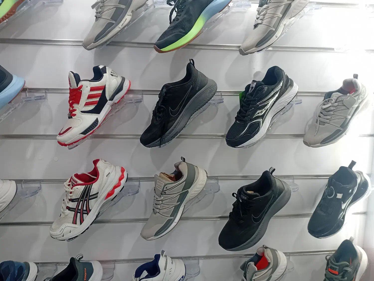 فروش کفش اسپورت|کیف، کفش، کمربند|سقز, |دیوار