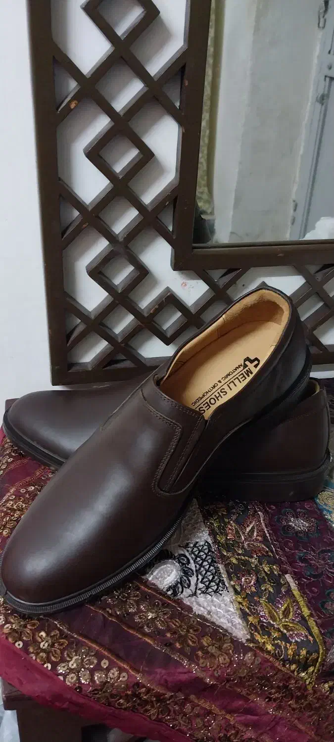 کفش چرم قهوه‌ای سوخته|کیف، کفش، کمربند|رشت, شهرک شهید مفتح|دیوار