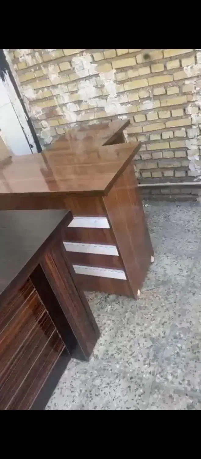 چند تا میز تمیز و سالم اداری|میز تحریر و کامپیوتر|دزفول, |دیوار