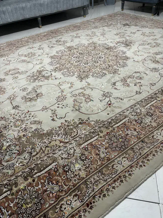 فرش ۷۰۰ شانه طرح کلاسیک تمیز و سالم|فرش|گرمدره, |دیوار