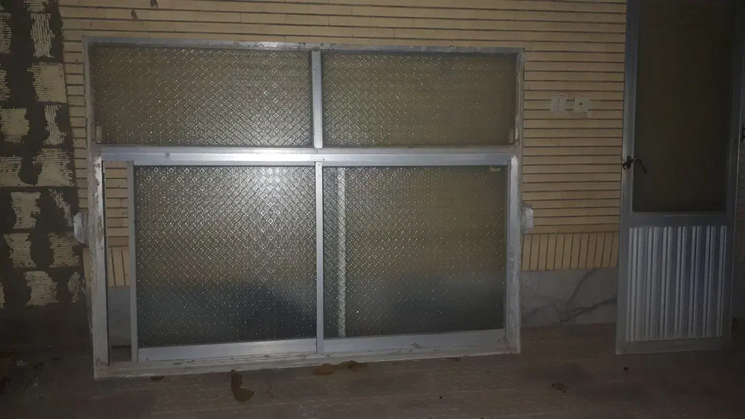 درب آهنی ، پنجره آلومینیمی|حراج|شهرضا, |دیوار