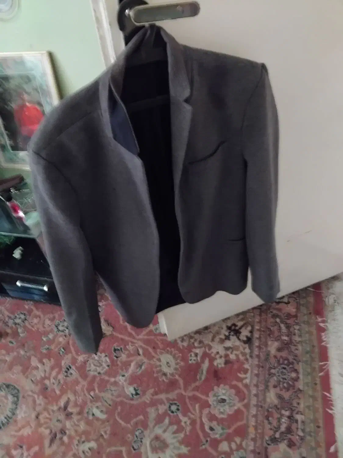 کت.تک.|لباس|مشهد, هفت تیر (آب و برق)|دیوار