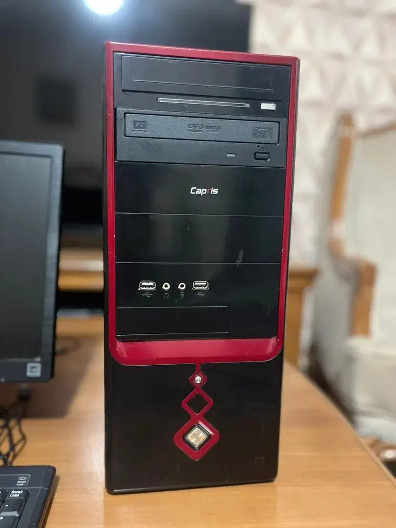 کامپیوتر کاملا نو|رایانه رومیزی|هشتگرد, هشتگرد قدیم|دیوار