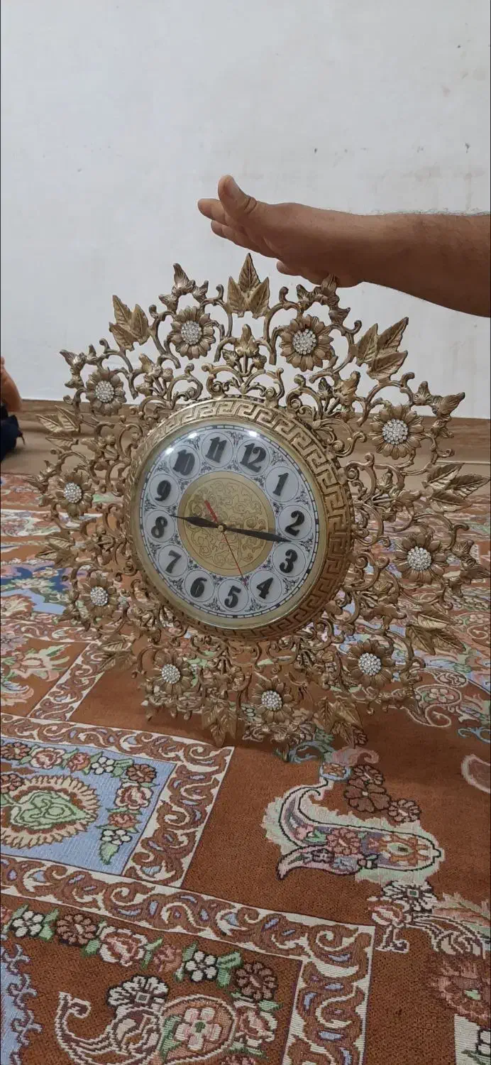 ساعت و میز برنز اصل|ساعت دیواری و تزئینی|خرمآباد, |دیوار