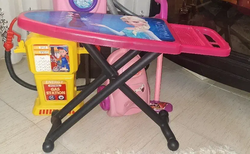 میز اتو کالسکه پمپ بنزین جاروبرقی ماشین لباسشویی|اسباببازی|قم, بنیاد|دیوار