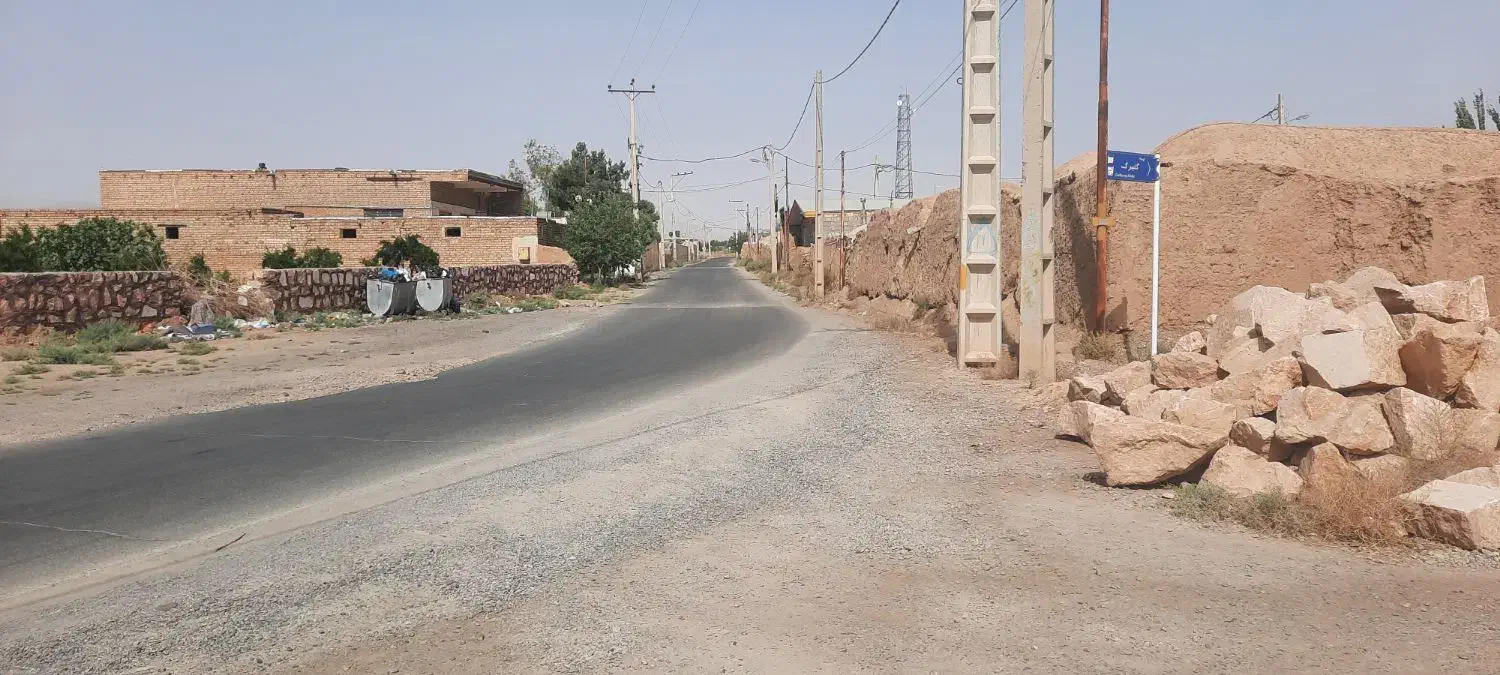 زمین دو نبش بر جاده ۱۴۰ متر دارای سند و پلاک ثبتی|فروش زمین و ملک کلنگی|دلیجان, |دیوار