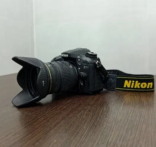 دوربین عکاسی ۷۲۰۰|دوربین عکاسی و فیلمبرداری|نیریز, |دیوار