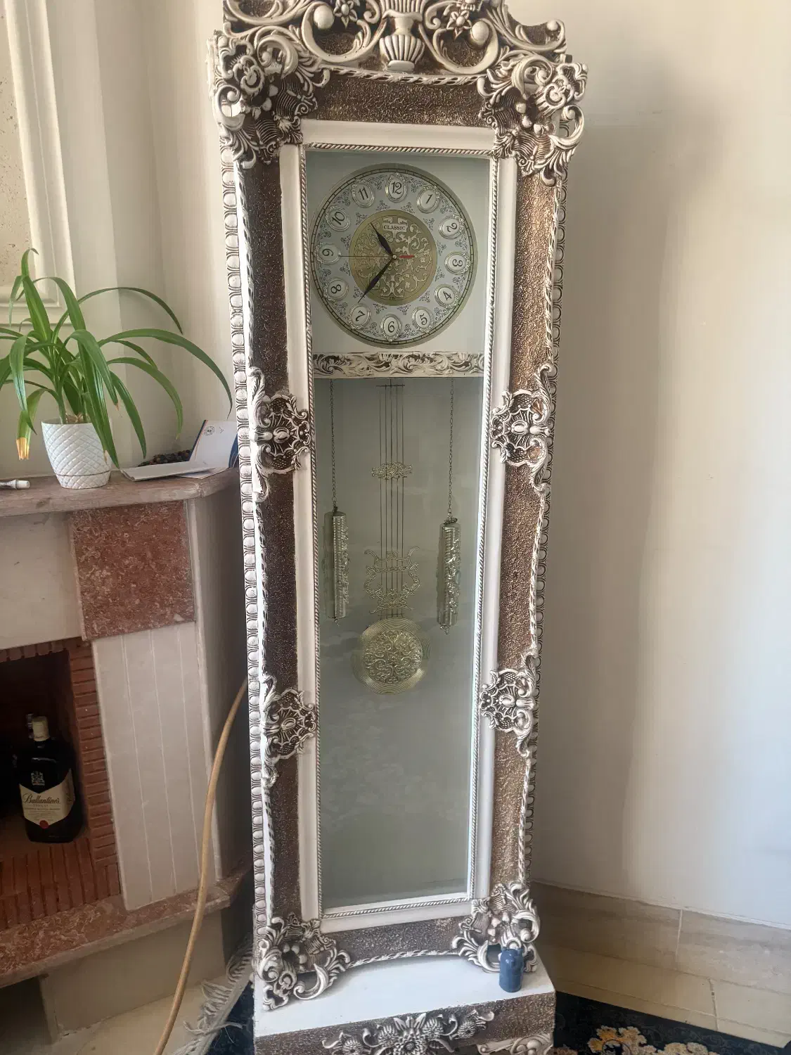 ساعت ایستاده سالم سالم|ساعت دیواری و تزئینی|شیراز, محراب|دیوار