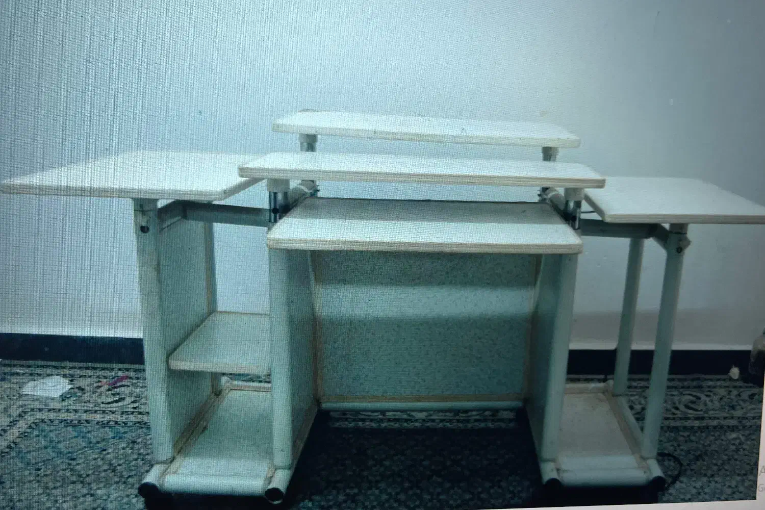 میز تحریر و کامپیوتر|میز تحریر و کامپیوتر|امیدیه, |دیوار