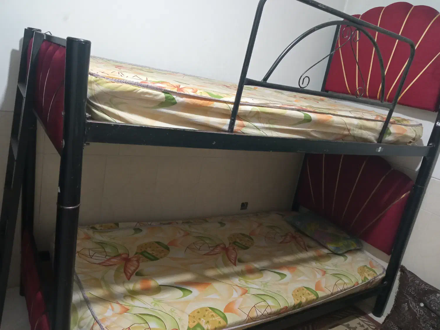 تخت خواب  وکمد|تخت و سرویس خواب|اصفهان, پل شریعتی|دیوار