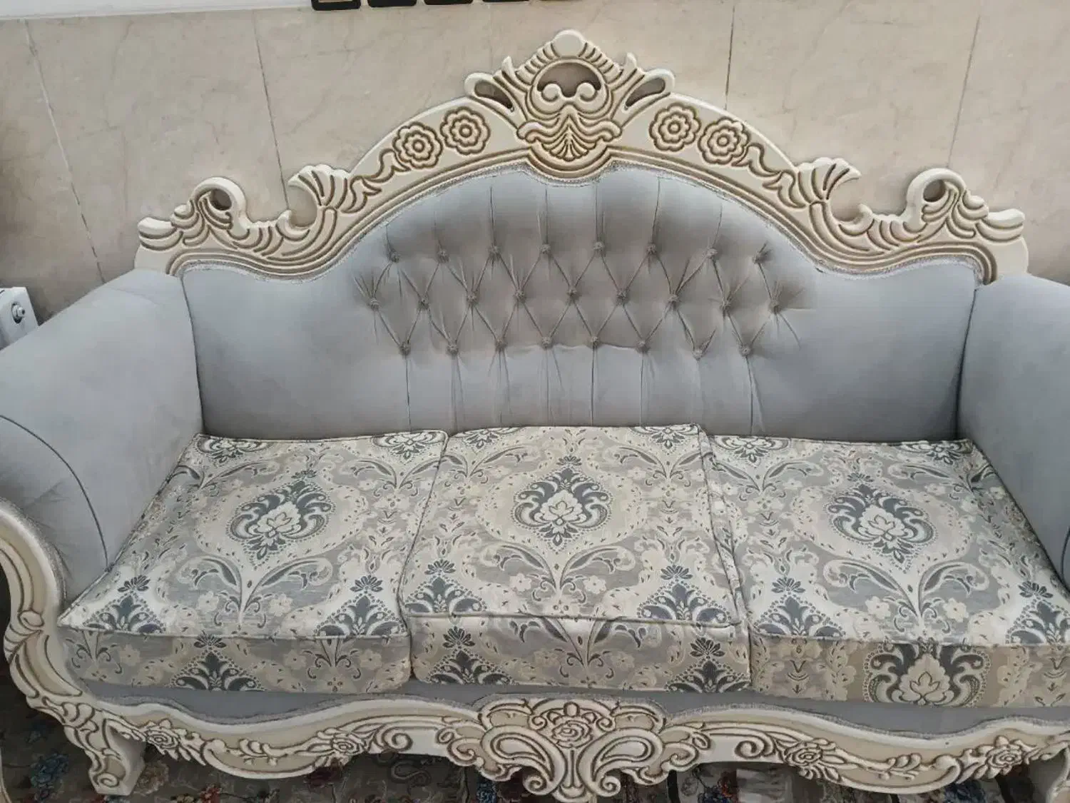 یک دست مبل هفت نفره کاملا سالم سلطنتی|مبلمان خانگی و میز عسلی|بافق, |دیوار