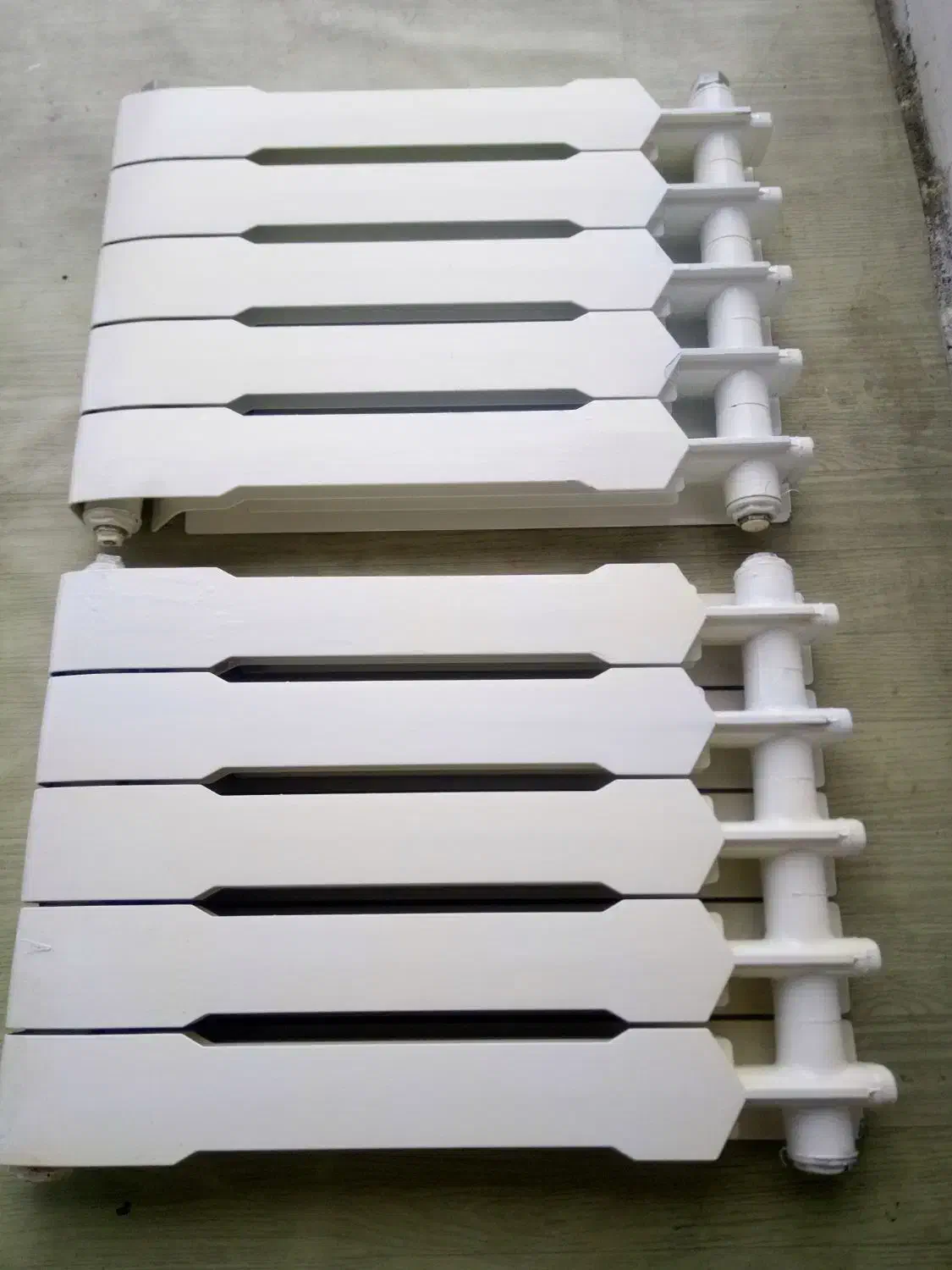 شوفاژ ۵ پره ایران‌رادیاتور تمیز و سالم ـ بندرانزلی|آبگرمکن، پکیج، شوفاژ|بندر انزلی, جهانگانی|دیوار