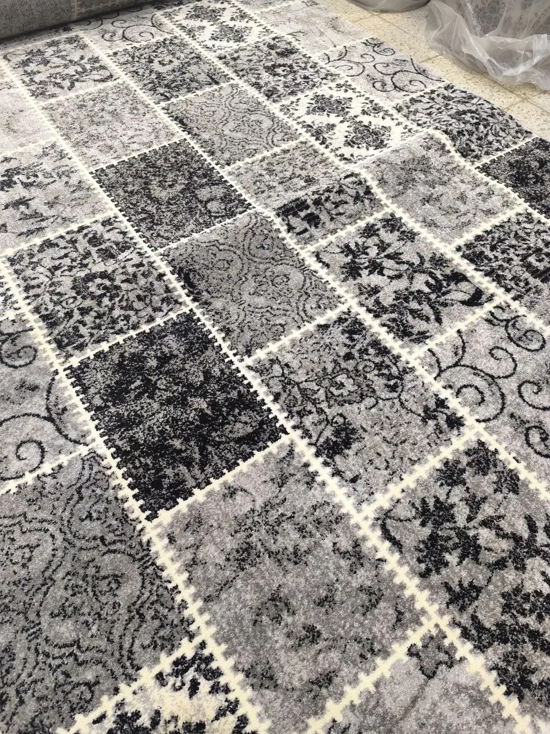 فرش چارخونه طوسی موکت تندیس ۲۱۳۷|فرش|قم, شاه ابراهیم|دیوار