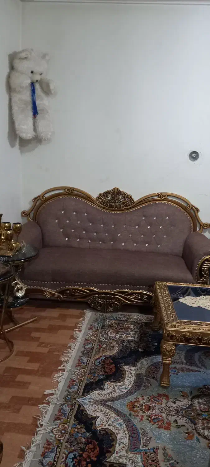 مبل سلطنتی راحتی ترکیه ۸نفره تمیز با ۳ عدد میز شیک|مبلمان خانگی و میز عسلی|مراغه, |دیوار