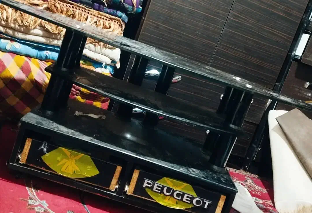 یک. عدد میز تلویزیون|میز تلویزیون|زاهدان, |دیوار