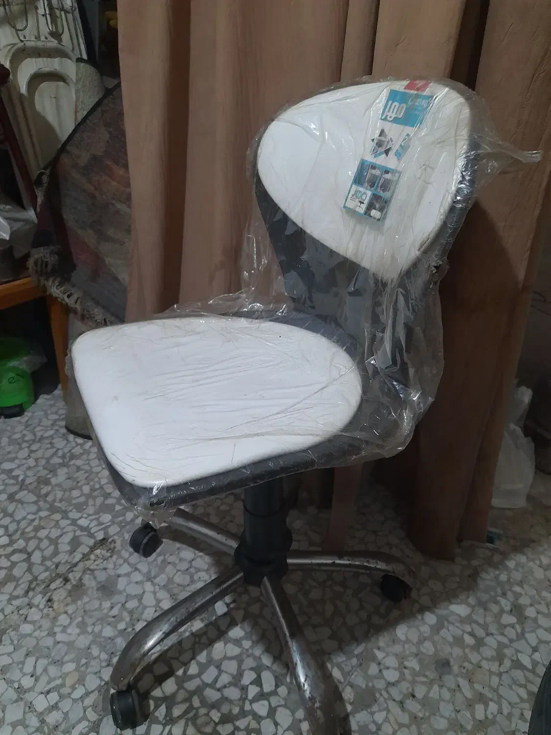 صندلی چرخدار مدل صدفی سفید|صندلی و نیمکت|رشت, کوی فکوری|دیوار