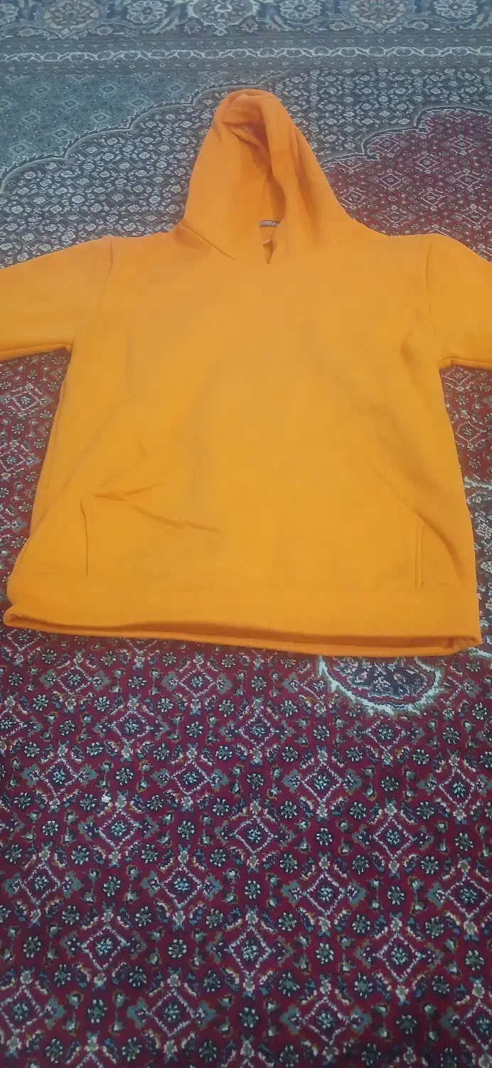 هودی|لباس|بروجرد, |دیوار