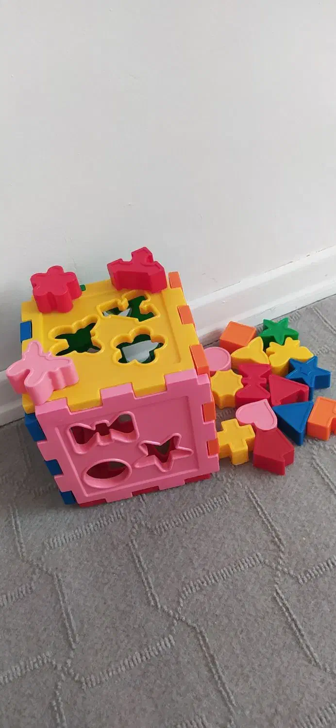 اسباب بازی|اسباب‌بازی بچه|گلبهار, شهر جدید گلبهار|دیوار