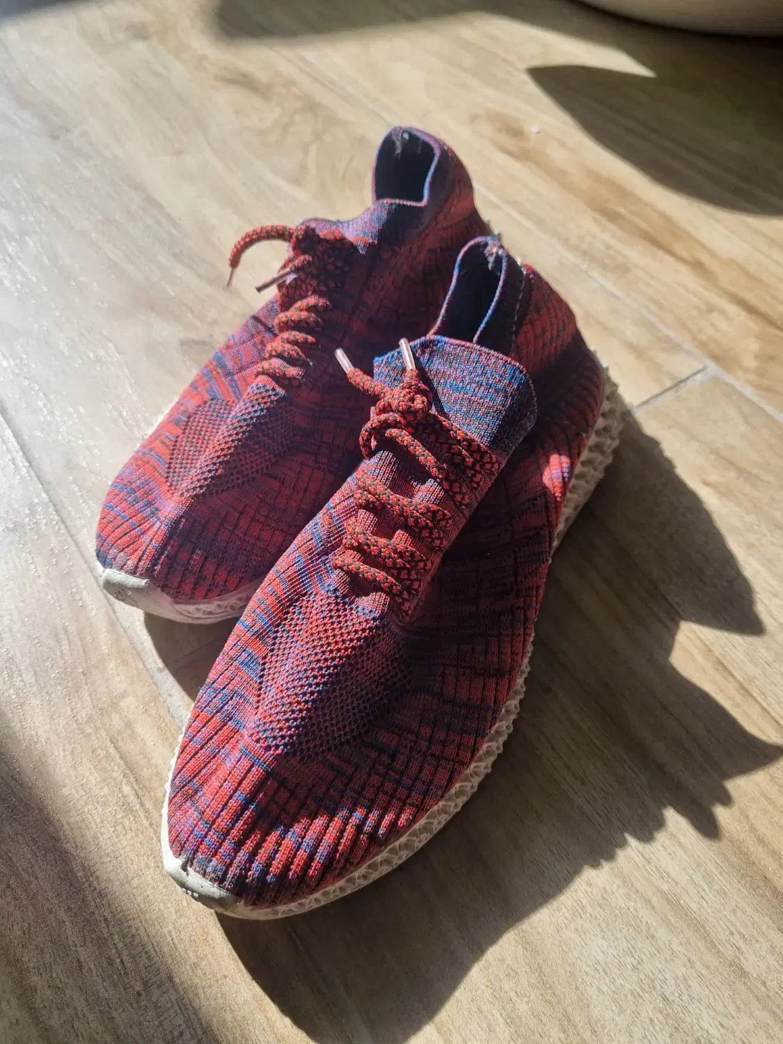 کفش|کیف، کفش، کمربند|گنبد کاووس, |دیوار