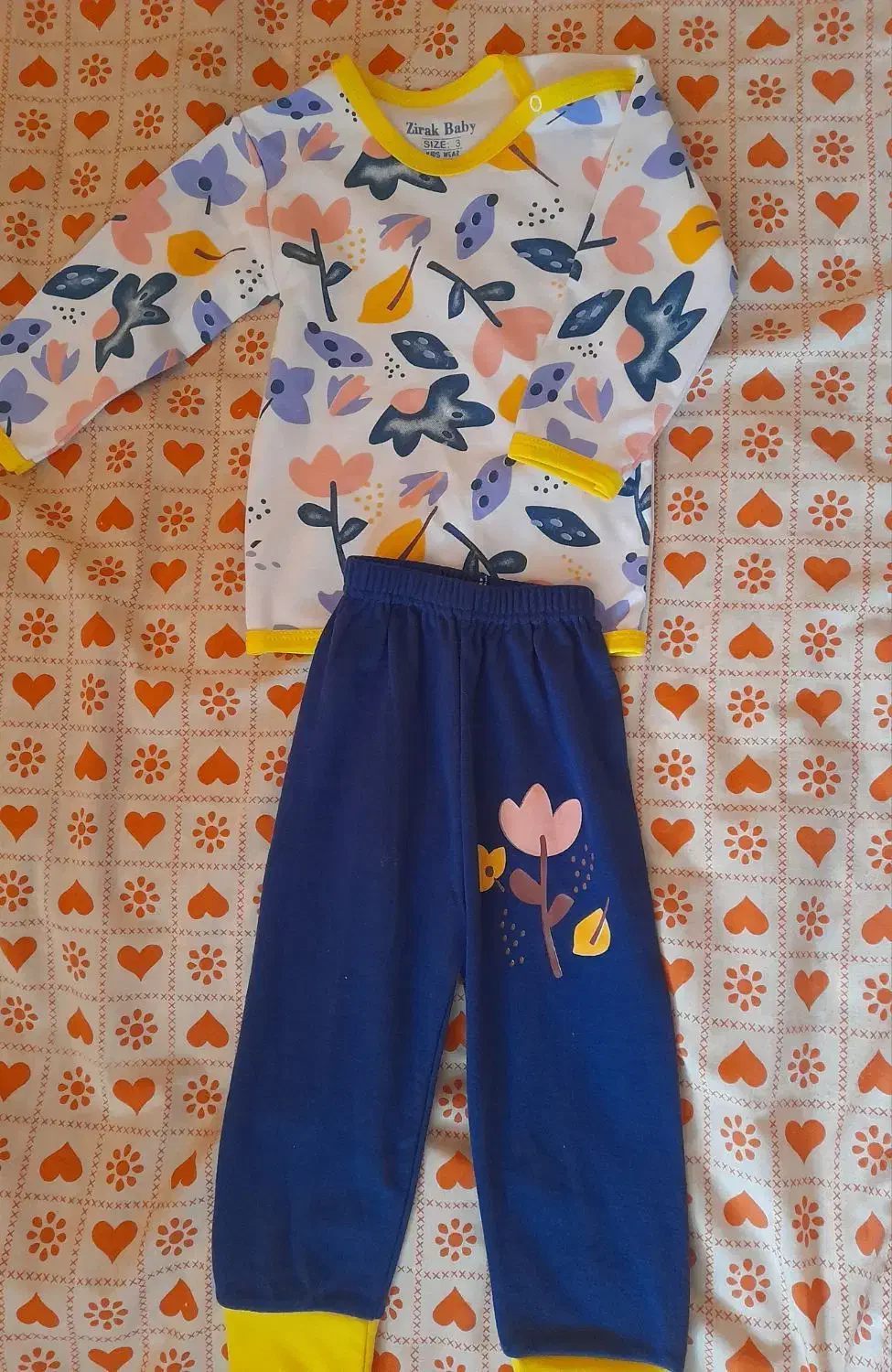 لباس بچه|کفش و لباس بچه|اصفهان, باغ کاران|دیوار