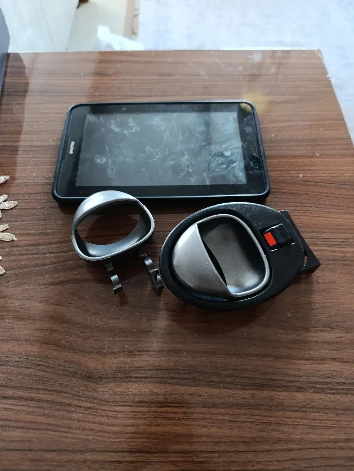 چهار پایه|مبلمان خانگی و میز عسلی|گلبهار, شهر جدید گلبهار|دیوار