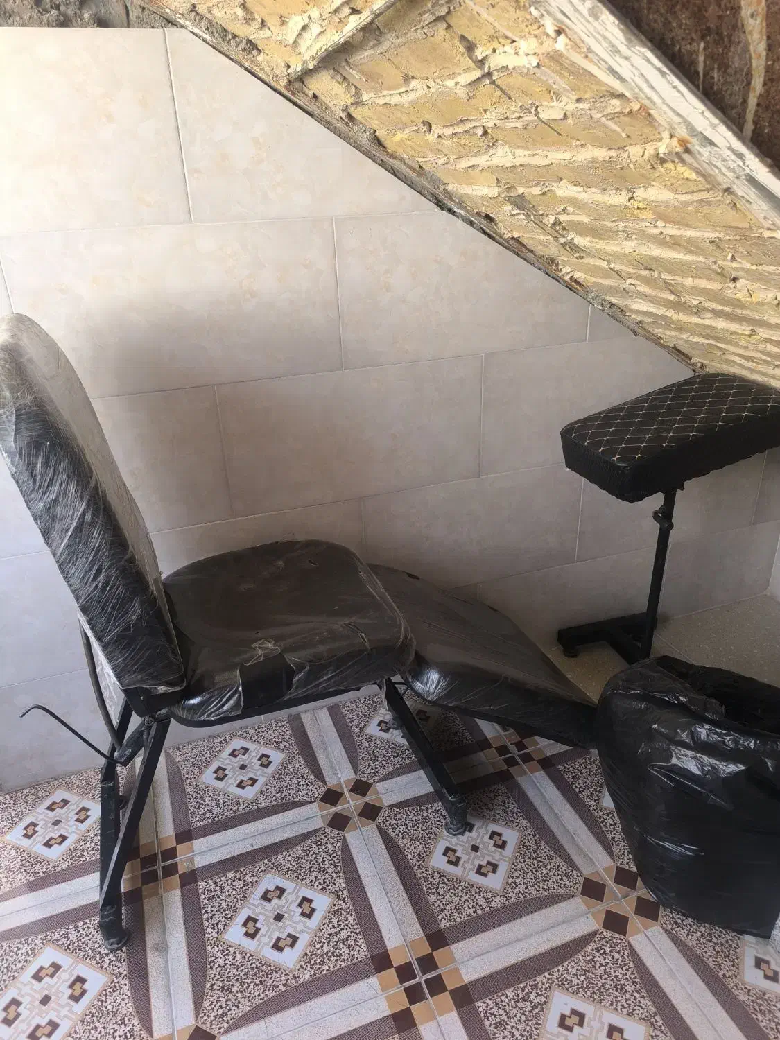 صندلی و زیر دستی تتو|آرایشگاه و سالنهای زیبایی|مرودشت, دولت آباد|دیوار