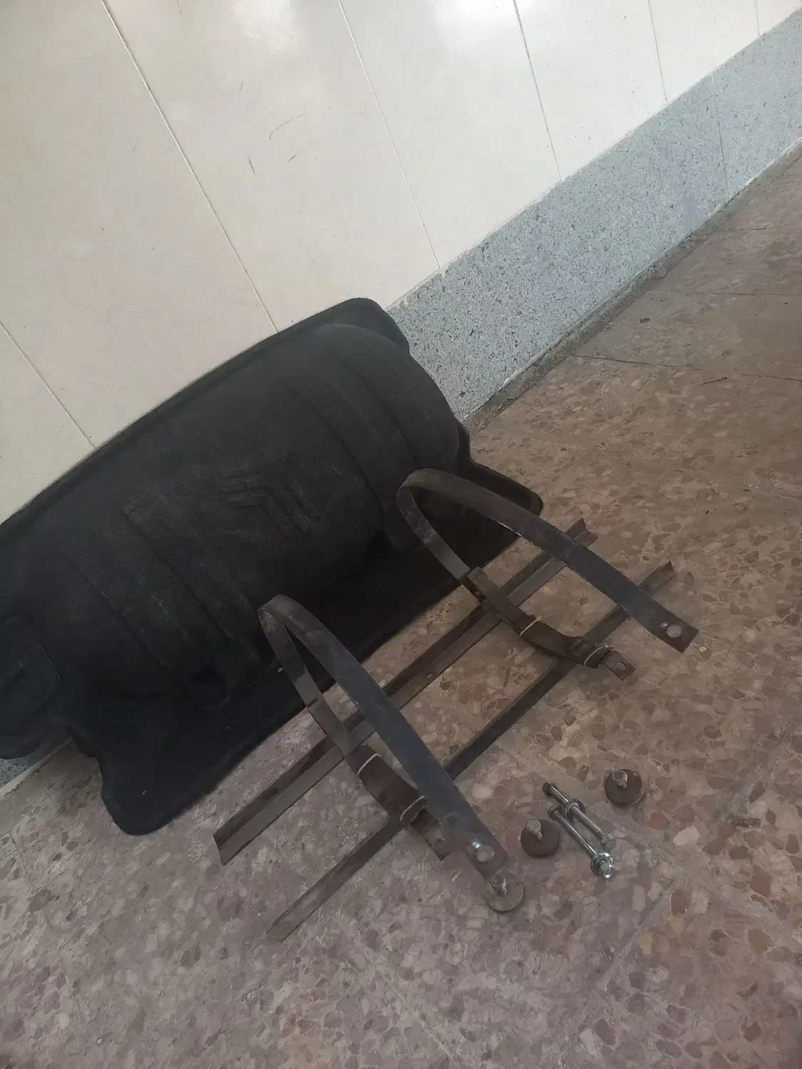 پایه ونگه دارنده گاز cng و نمد کپسول گاز تیبا|قطعات یدکی و لوازم جانبی|اهواز, گلستان|دیوار