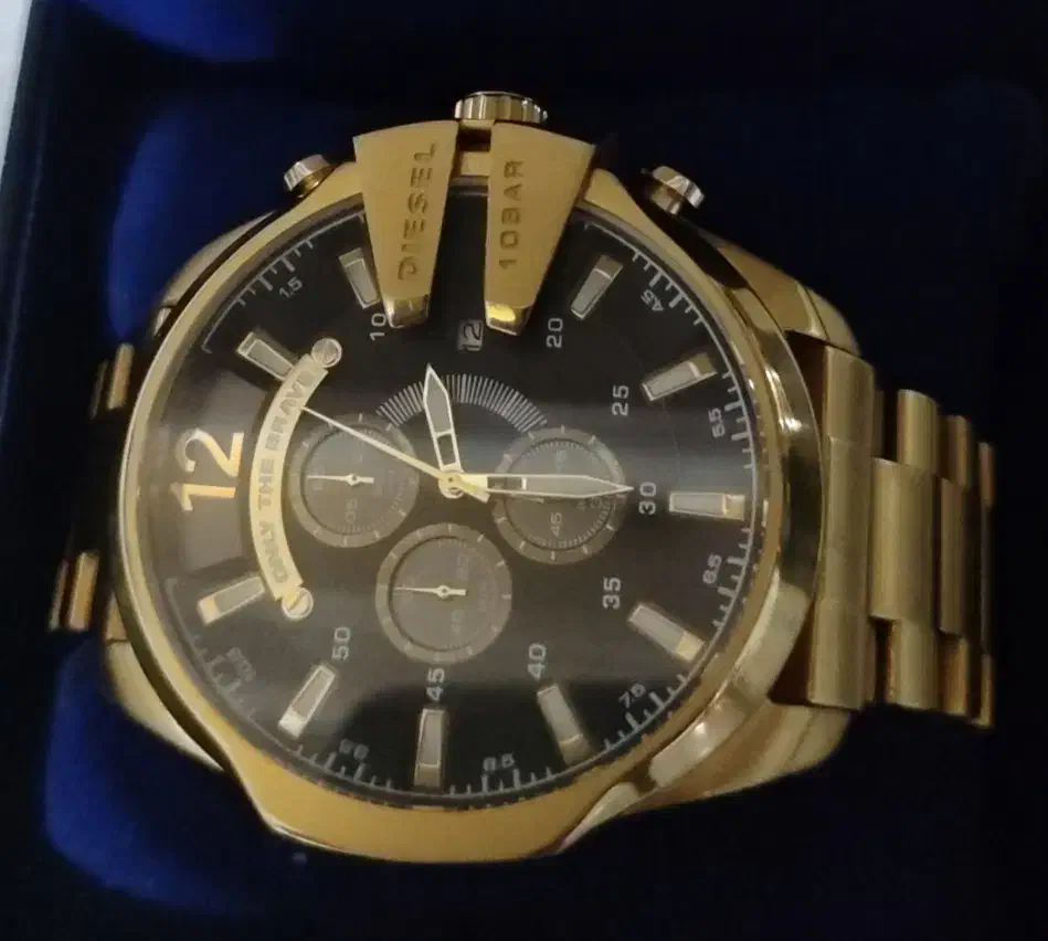 ساعت دیزل شاخ دار|ساعت|ورامین, شهرک فجر|دیوار