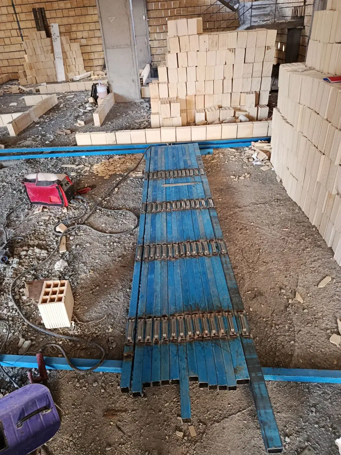 کارگر جوشکاری والپست ونبشی کشی|استخدام معماری، عمران و ساختمانی|کرمانشاه, |دیوار